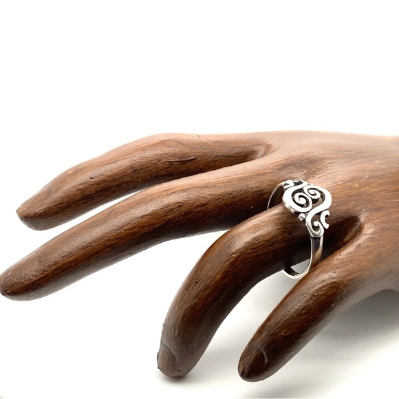 James Avery Sterling Silver Small Scroll Design Ring, size 7 - Picture 2 of 5